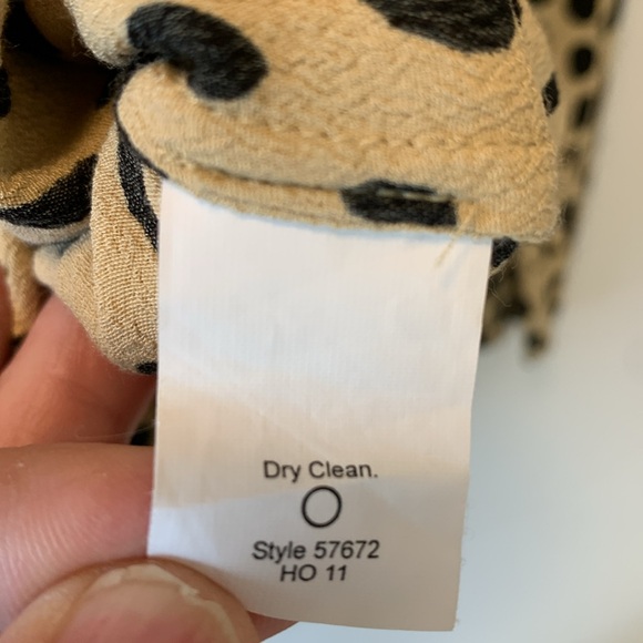 J Crew Leopard Print Rayon Size 2 Blouse - Picture 3 of 9